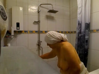My 50yrs large Saggy German wifey Showers