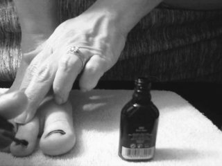 Devotee demand - ebony Toes pedicure in ebony&White